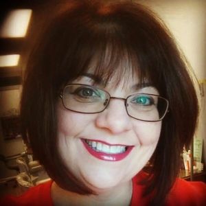 Meet your Posher, Debbie